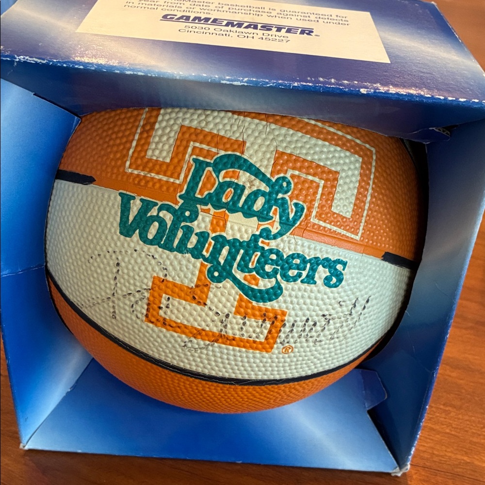 Pat Summitt  Signed University of Tennessee Lady  Volunteers  Mini Basketball